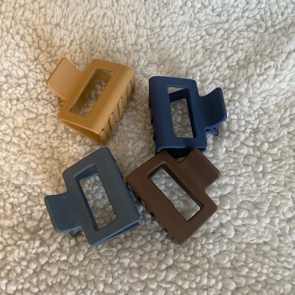 Hairclip and scrunchie bundle